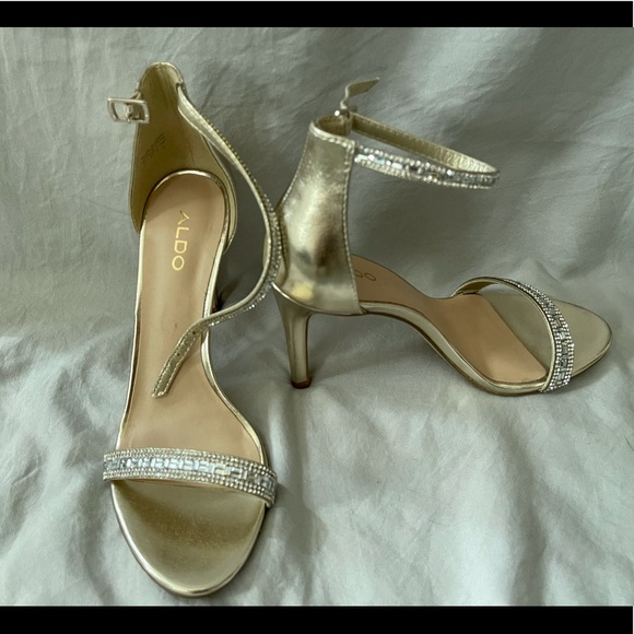 Pumps - Picture 3 of 3